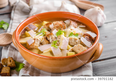 Garlic soup 39701182