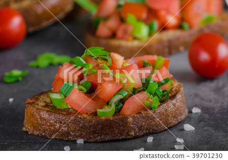 French garlic toast with vegetable salad French garlic toast with vegetable salad 39701230