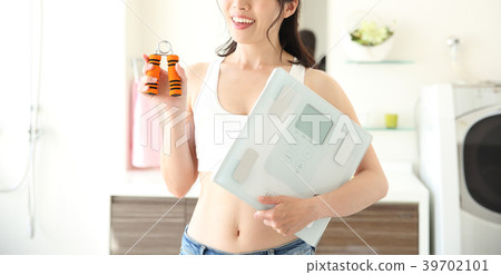 有規模的女人 39702101