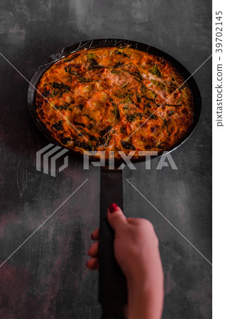 Vegetarian frittata with potatoes Vegetarian frittata with potatoes 39702145