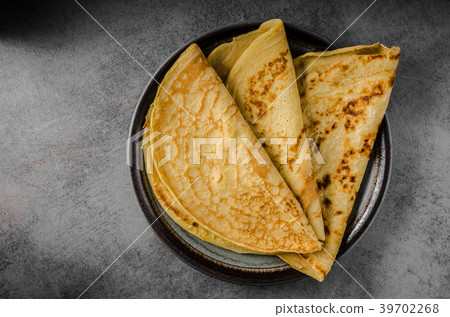 Cinnamon pancakes with blueberries Cinnamon pancakes with blueberries 39702268