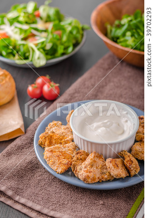 Delish chicken popcorn with garlic dip Delish chicken popcorn with garlic dip 39702293