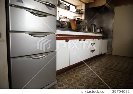 Old kitchen Old kitchen 39704081