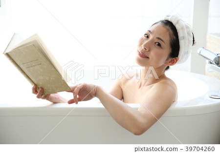 Bath time Bath time 39704260