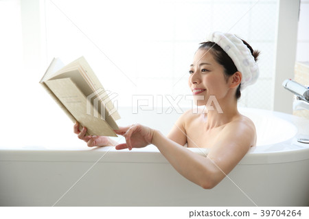 Bath time 39704264