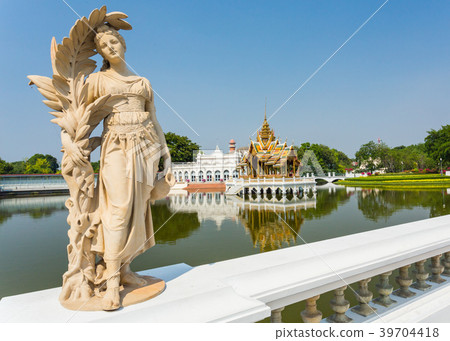 Ceres sculpture in Bang Pa In palace Ceres sculpture in Bang Pa In palace 39704418