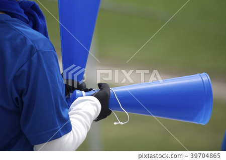 Baseball cheering 39704865