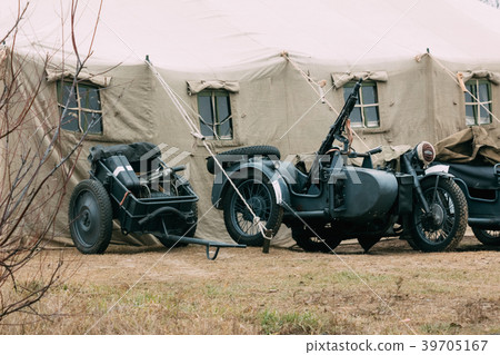 Trophy Infantry Cart and Wehrmacht Motorcycle 39705167
