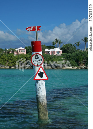 A signpost in a tropical sea, slow speeds A signpost in a tropical sea, slow speeds 39705529