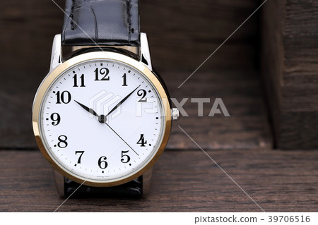 Watch clock time 39706516