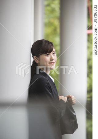 Business woman looking at Business woman looking at 39706532