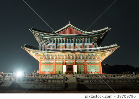 Kunjeongjeon (National Treasure No.223), Gyeongbokgung Palace (Historic Site No.117), Jongno-gu, Seoul Kunjeongjeon (National Treasure No.223), Gyeongbokgung Palace (Historic Site No.117), Jongno-gu, Seoul 39709790