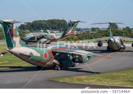 在Iruma基地的C-1運輸機 在Iruma基地的C-1運輸機 39714464