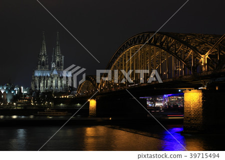 Cologne night view 39715494