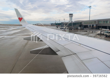 Skymark飛機降落在神戶機場 39716562