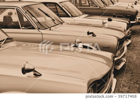 Old car sepia tone Old car sepia tone 39717408