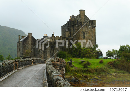 Eilean Donan castle panorama, Scotland Eilean Donan castle panorama, Scotland 39718037