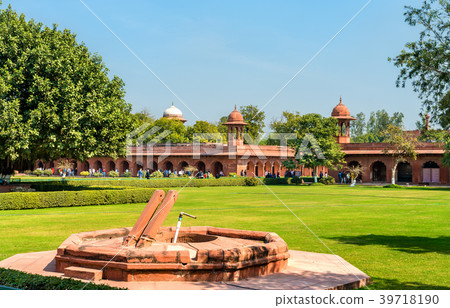 Jilaukhana, the forecourt of Taj Mahal. Agra Jilaukhana, the forecourt of Taj Mahal. Agra 39718190