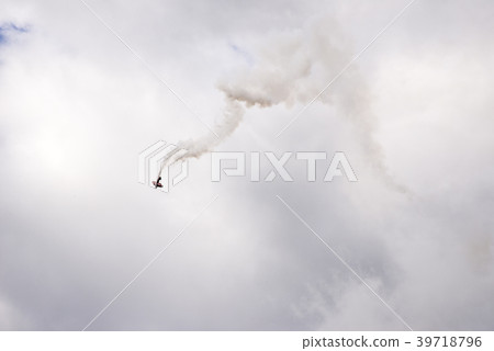 Airplane at the 39th Annual Bristol Balloon Fiesta 39718796