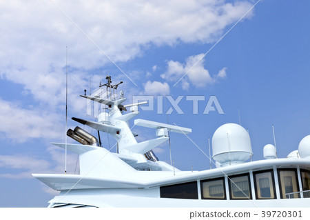 Top of modern super yacht with radars, antenna 39720301