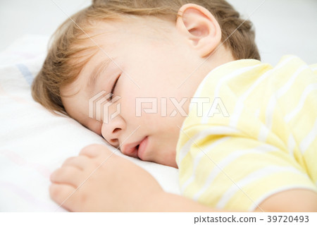 Cute little boy is sleeping 39720493