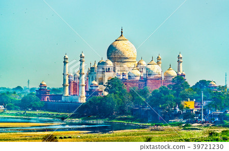 View of Taj Mahal from Agra Fort. Uttar Pradesh 39721230