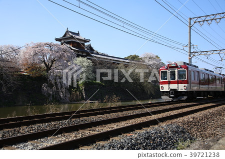 Yamatokoriyamajo and train Yamatokoriyamajo and train 39721238