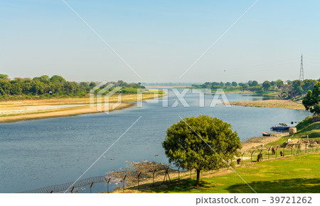 The Yamuna river as seen from Taj Mahal. Agra 39721262
