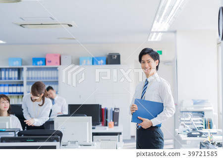Businessman, office Businessman, office 39721585