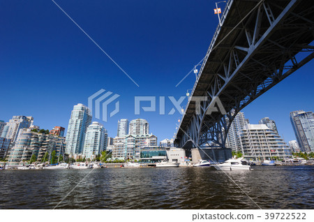 Vancouver Falls Creek 39722522