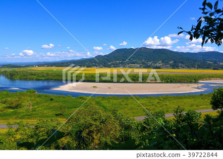 Kitakami River seen from the Yoshitsune Kitakami River seen from the Yoshitsune 39722844