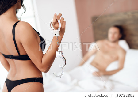 Passionate brunette 39722892