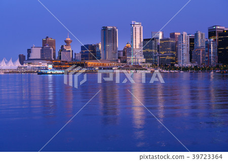 Vancouver at dusk Vancouver at dusk 39723364