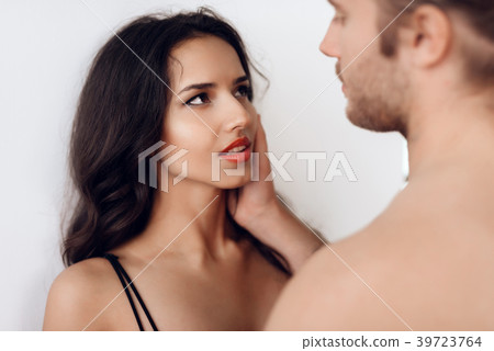 Long-haired man 39723764