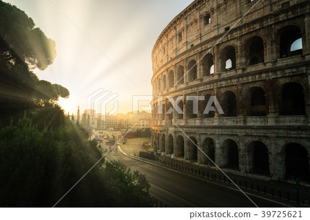 Rome Colosseum at sunrise in Rome, Italy Rome Colosseum at sunrise in Rome, Italy 39725621
