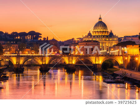 Rome, Italy with St Peter Basilica of the Vatican Rome, Italy with St Peter Basilica of the Vatican 39725625