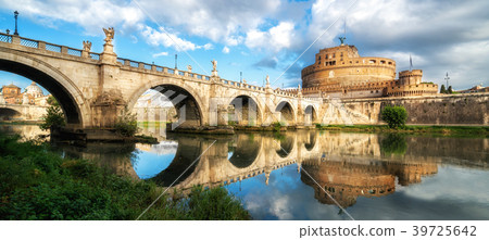 Castel Sant Angelo in Rome , Italy Castel Sant Angelo in Rome , Italy 39725642