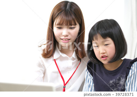 平板電腦(日本女性和小學生) 平板電腦(日本女性和小學生) 39728371