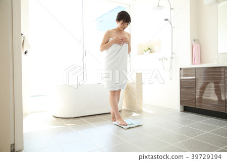 一個規模的女人 一個規模的女人 39729194