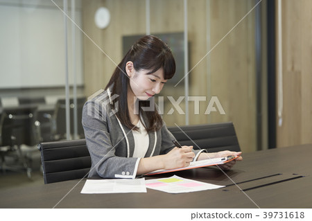 Business woman Business woman 39731618