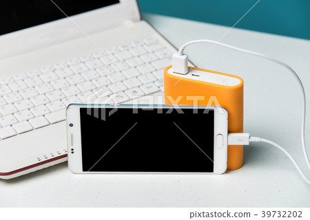 智慧型手機、筆記型電腦、充電器 智慧型手機、筆記型電腦、充電器 39732202