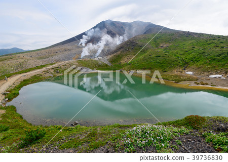 Hokkaido Daisetsuzan National Park Asahidake and Shibimi Pond 39736830