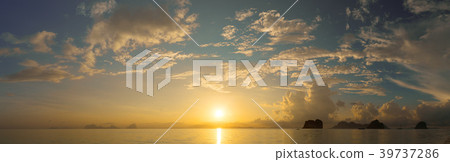 Beautiful panoramic landscape with sun rising over Beautiful panoramic landscape with sun rising over 39737286