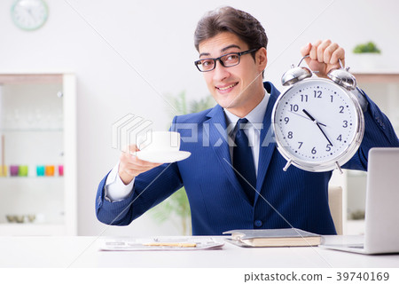Businessman employee in urgency and deadline Businessman employee in urgency and deadline 39740169