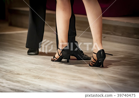 legs of a couple who dance in competition 39740475