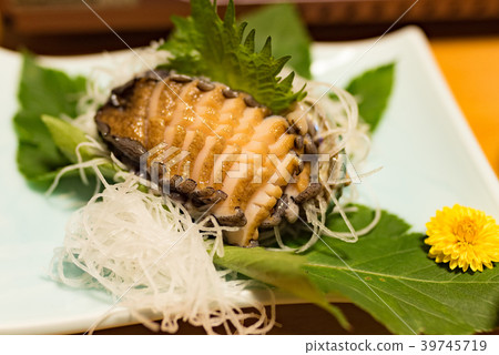 Abalone sashimi 39745719
