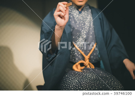 comic storytelling, rakugo, dais 39746100