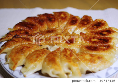 Grilled dumplings 39747436