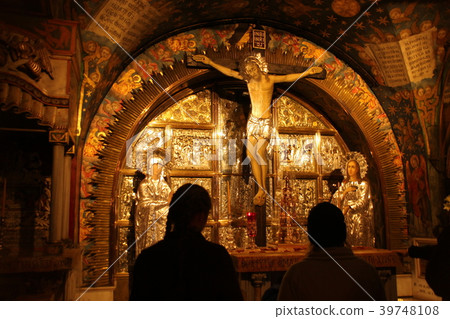 Church of the Holy Sepulcher 39748108