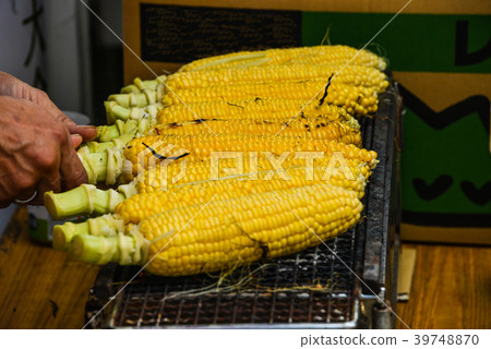 Grilled corn Grilled corn 39748870